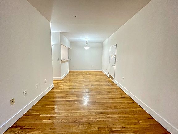4th image of 138 E 112th St #4D
