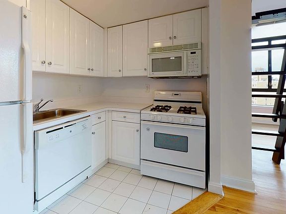 4th image of 1 Astor Pl #9B