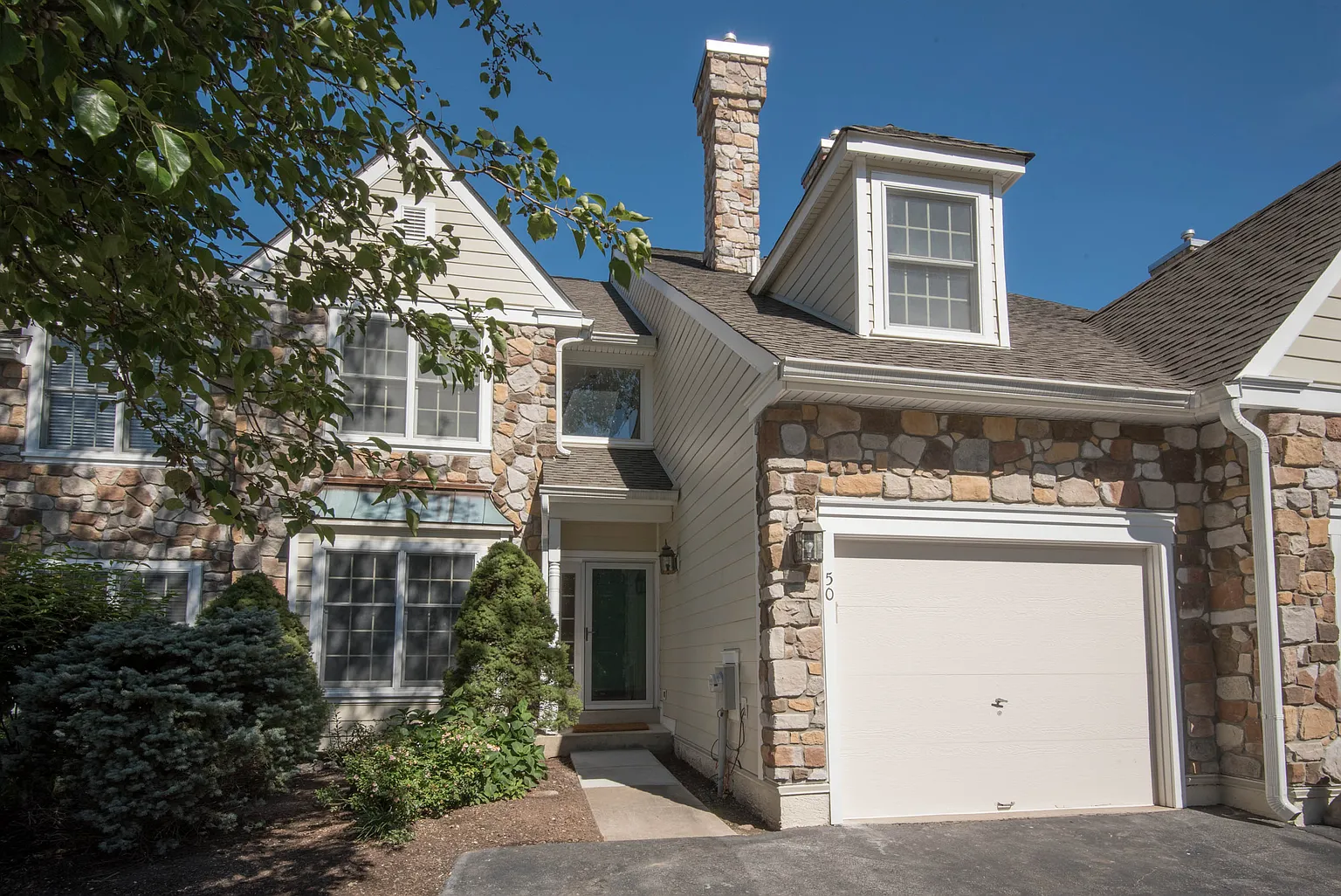 50 Longview Cir photo 1