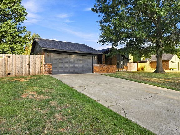 3rd image of 303 E Gawf Ln