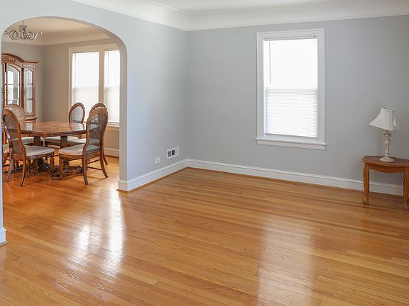 3rd image of 3406 N Natoma Ave