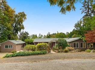 2612 SW Moss St, Portland, OR 97219