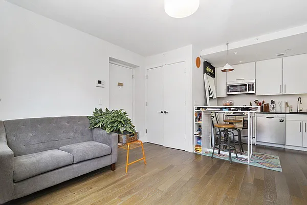 Rented by Pleasant Properties Real Estate LLC | media 29