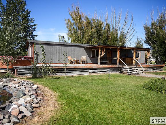 3rd image of 75 Cowboy Way