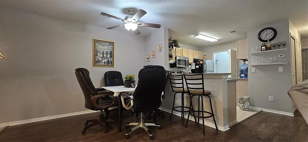3 bed, 2.0 bath, 1193 sqft, $2,800 — Photo 4