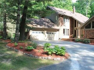 5186 Golf Club Rd, Howell, MI 48843