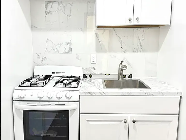 21 E 62nd St #4B — Photo 5