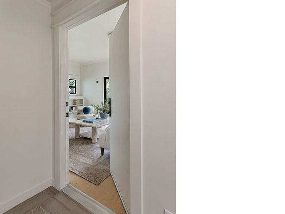 3rd image of 1406 S Wilton Pl