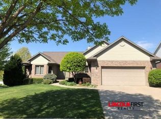 3431 Crown Pointe Rd, Lincoln, NE 68506