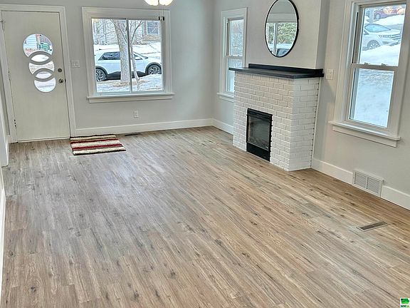 3rd image of 3321 Virginia St