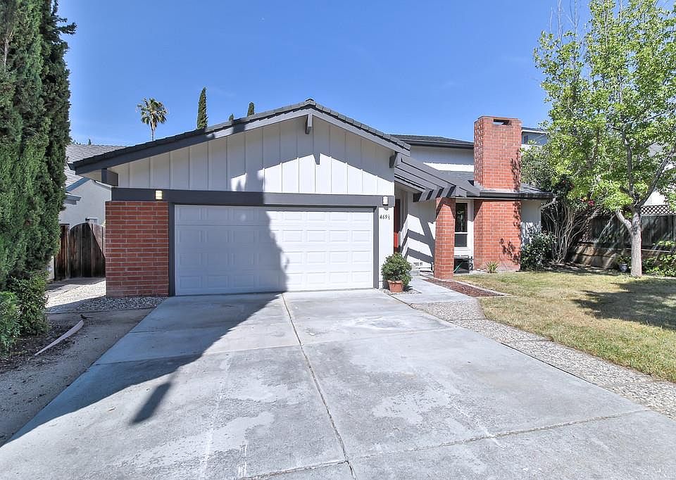 1st image of 469 1/2 Curie Dr