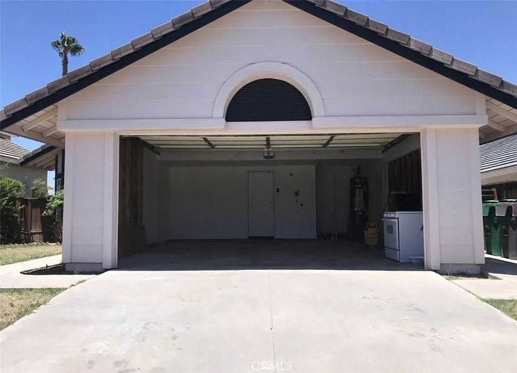 Building Photo - 39925 Falcon Way