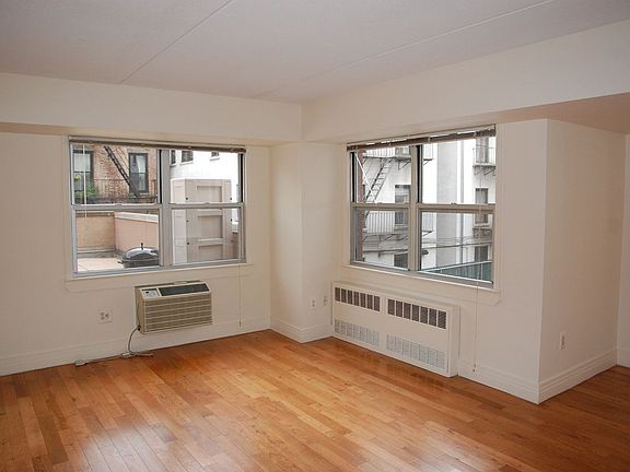 2nd image of 200 Schermerhorn St APT 204