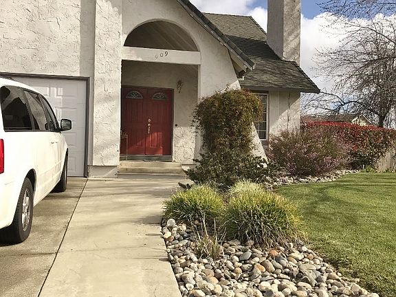 3rd image of 609 Hamilton Dr
