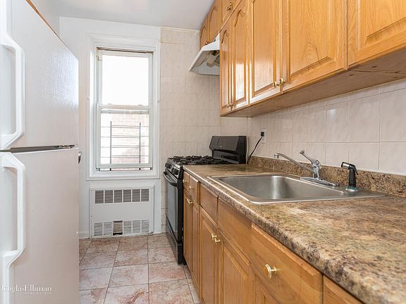 5th image of 3325 90th St APT 6G