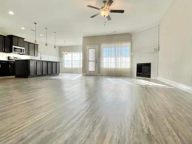 102 James Parcus Cir — Photo 10