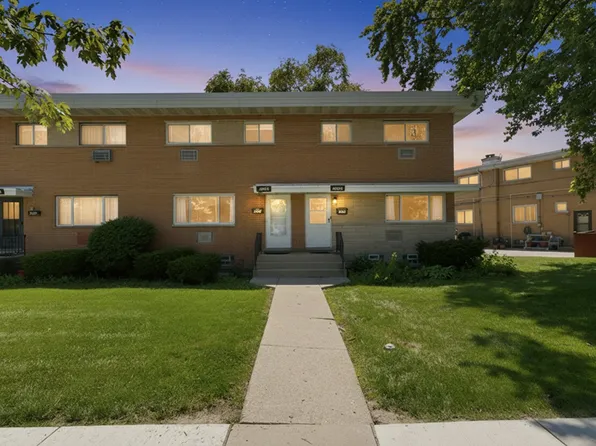 8663 Gregory Ln, Des Plaines, IL 60016