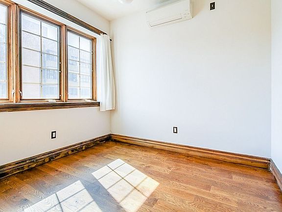 4th image of 871 Grand St #6LF