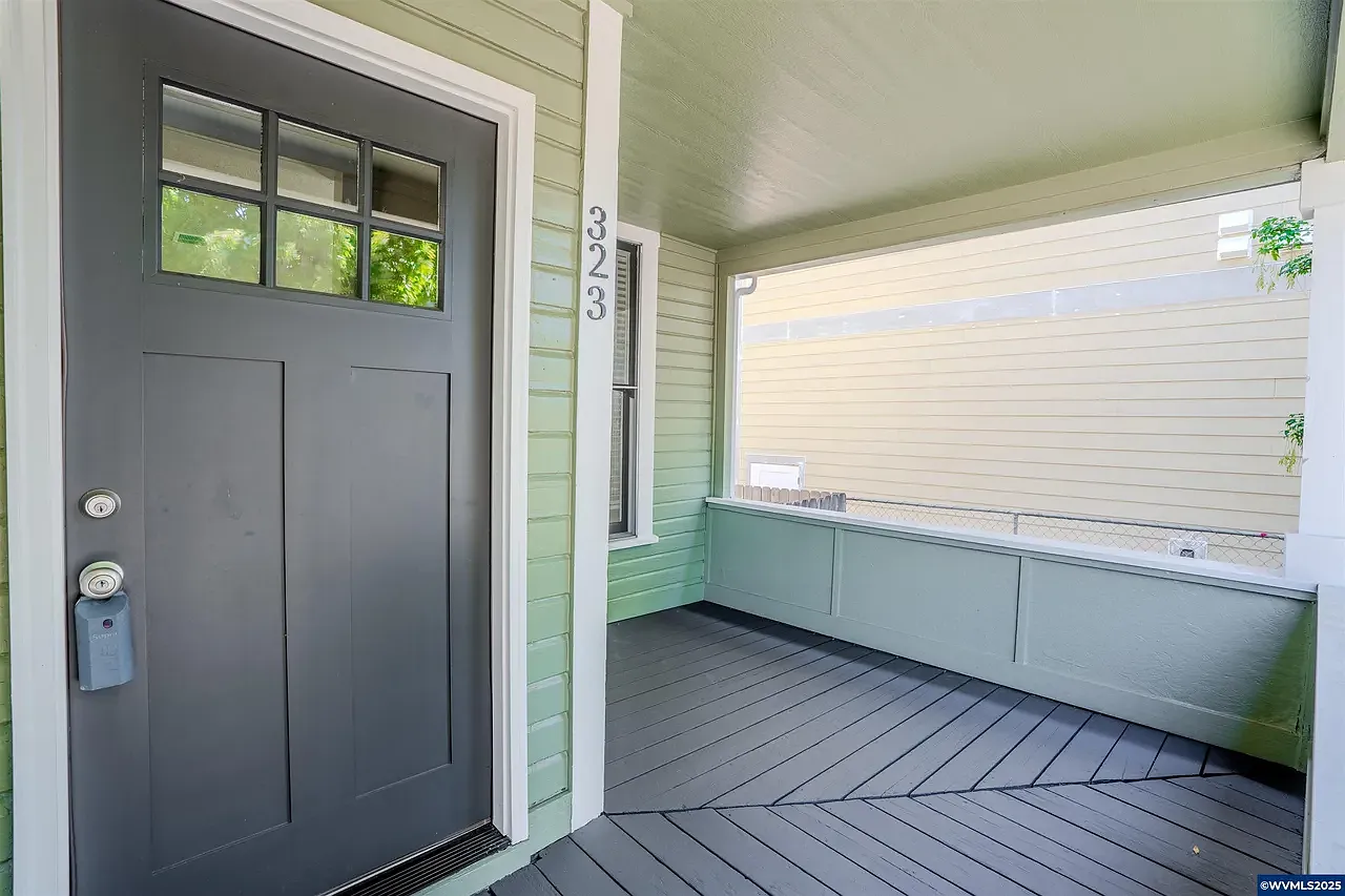 323 Calapooia St SW — Photo 3