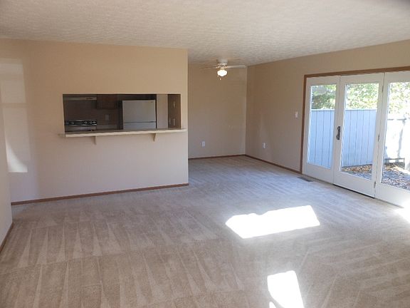 2nd image of 153 S Westmoor Ave APT B