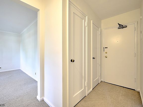 4th image of 349 Bloomfield Ave #101