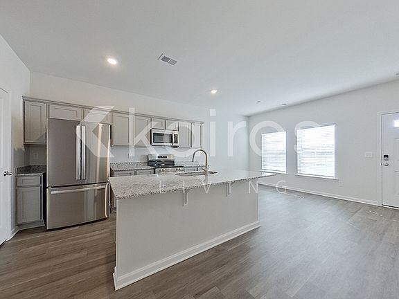 5th image of 2129 Banyon Cir