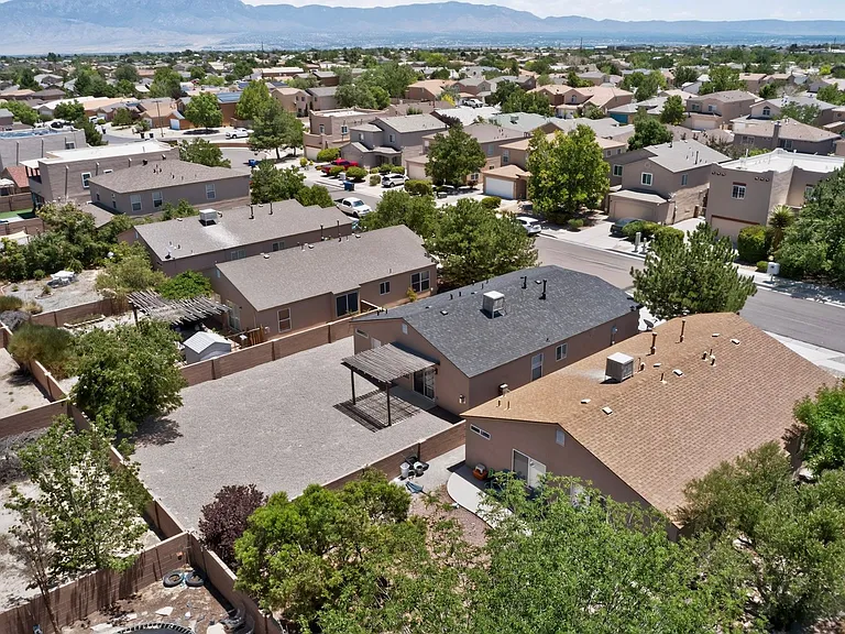 Sirocco Pl NW — Photo 22