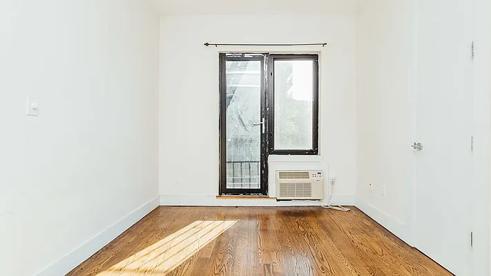 Rented by Nooklyn NYC LLC | media 32