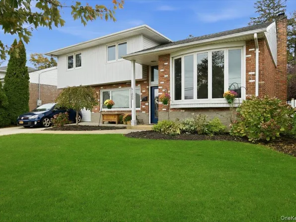 1800 Carlisle Place, Merrick, NY 11566