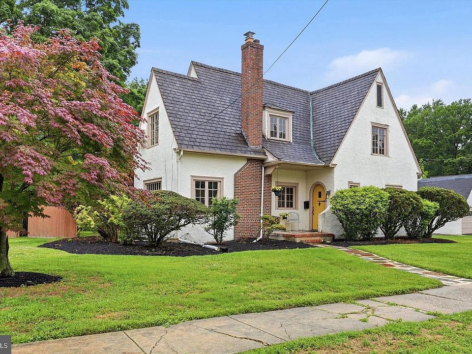 1st image of 30 Bartram Ave