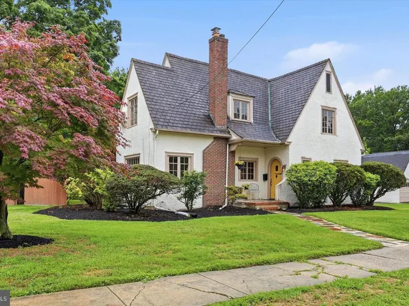 30 Bartram Ave, Mount Holly, NJ 08060