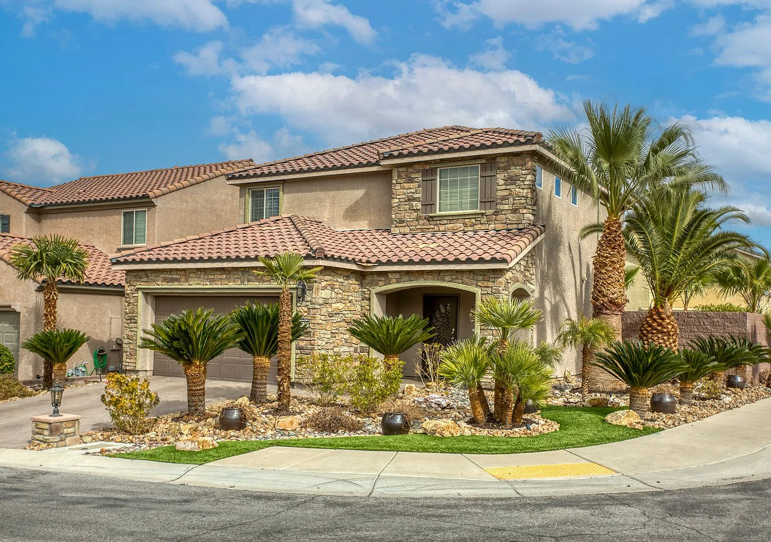 Gorgeous 3 bedroom home in Anthem area! — Photo 3