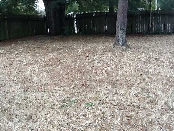 4th image of 702 Dubois Dr