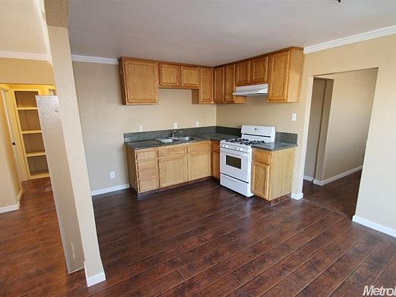 4th image of 3525 Belden St