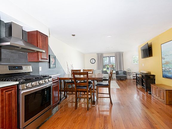 5th image of 407 Cambridge St #B7
