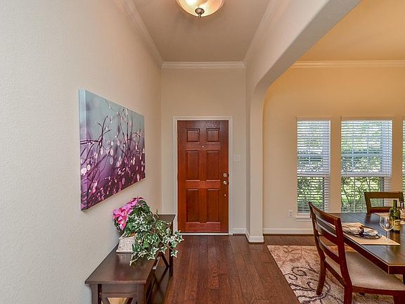 4th image of 28927 Davenport Dr