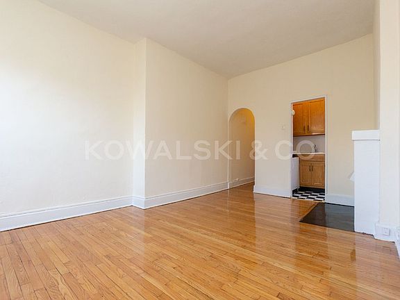 2nd image of 55 Morton St #2JR