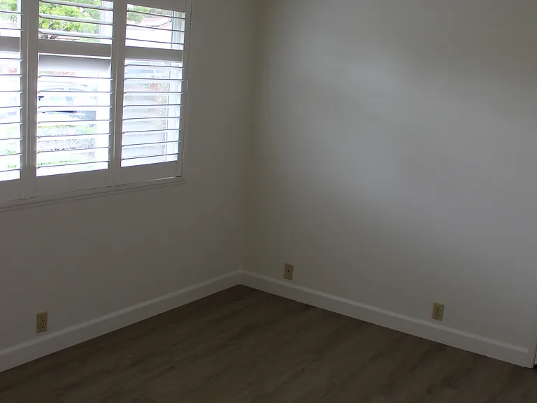 150 Duke Ave — Photo 20