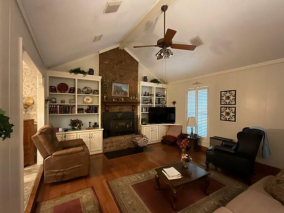 5th image of 2392 Bluebird Dr