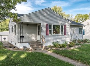 2210 W Rusholme St, Davenport, IA 52804