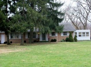 32W014 Churchill Ln, Wayne, IL 60184