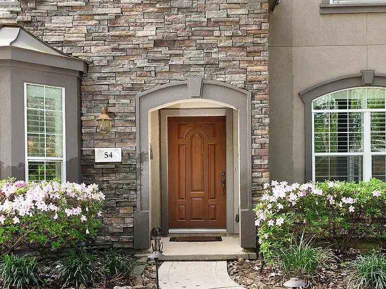 54 S Longsford Cir — Photo 3