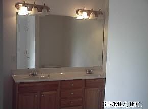 2nd image of 717 Fieldview Dr