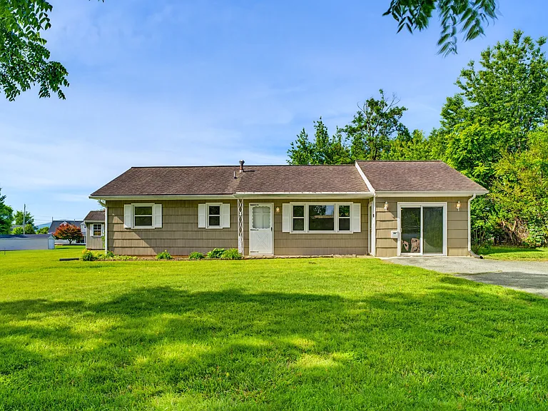 2389 Jefferson Hwy — Photo 1