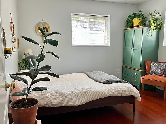 4th image of 436 N Highland Ave NE APT 11