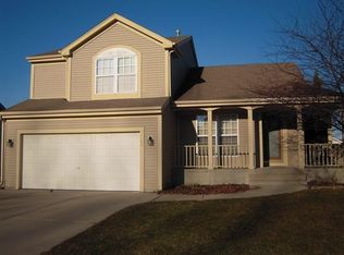 2304 Kestrel Ln, Waukesha, WI 53189