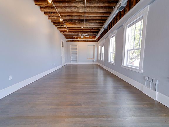 3rd image of 703 W Magnolia Ave #201