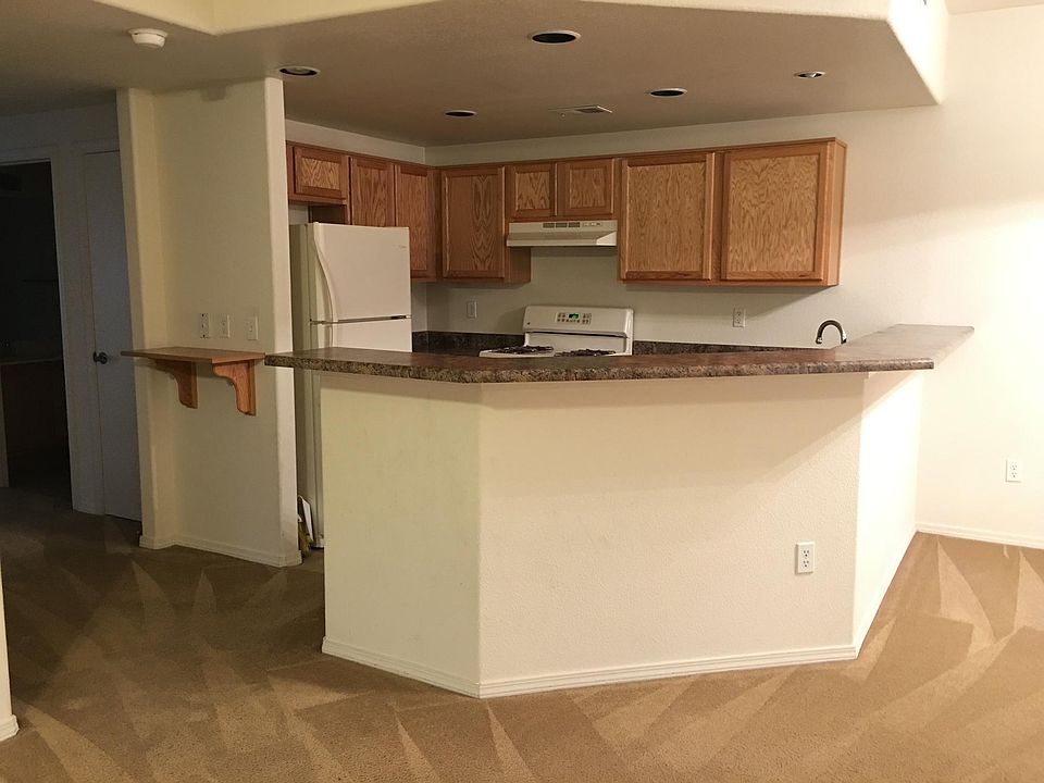 2nd image of 6800 Vista Del Norte Dr NE #426