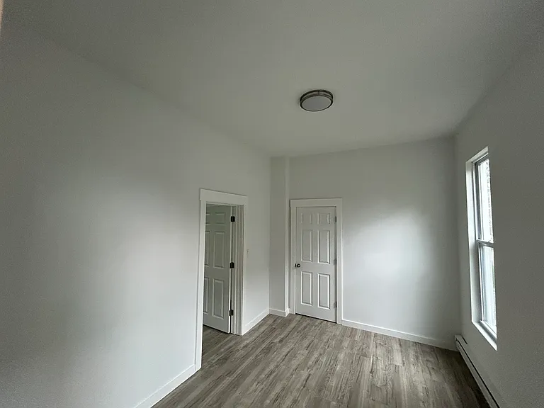 2400 N Sheridan Rd — Photo 11