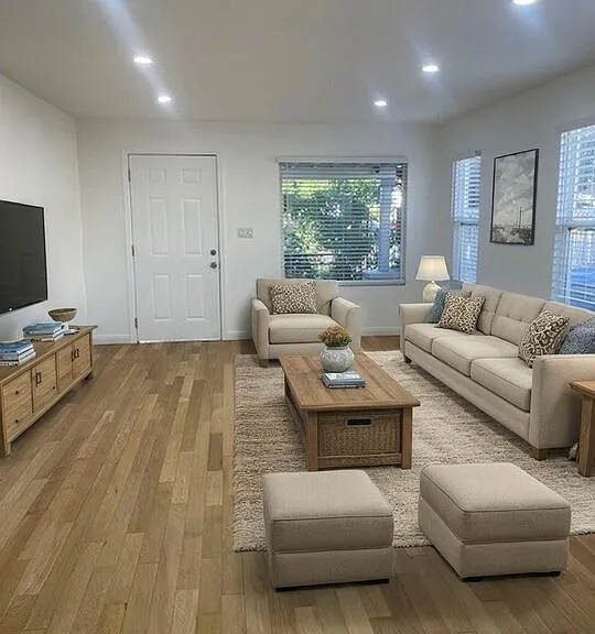 1254 N Detroit St #1260 — Photo 2